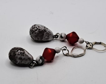 artisanal ceramic bead earrings swarovsky red white stone