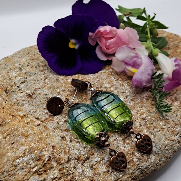 Boucles perles en verre de style murano turquoise et vert coeur cuivre puces bois foncé