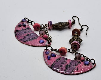 Pink and purple enamelled copper earrings, pink and blue pearls, bronze metal