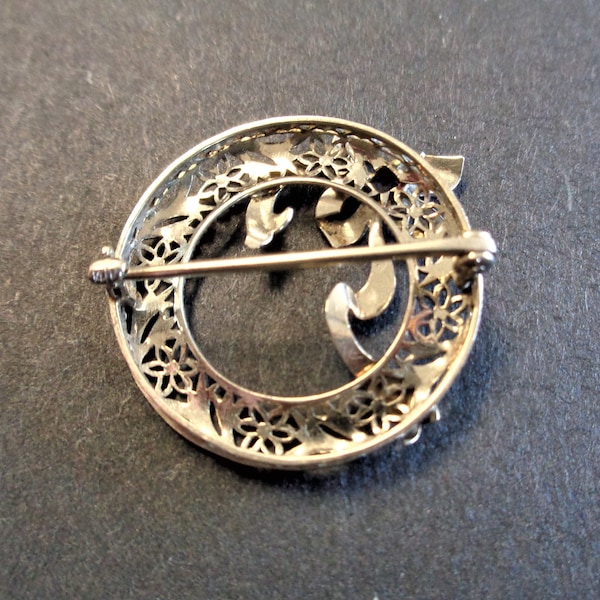 Art Deco Filigree 14Kt White Gold Wreath Bow Brooch Circle Pin image 1
