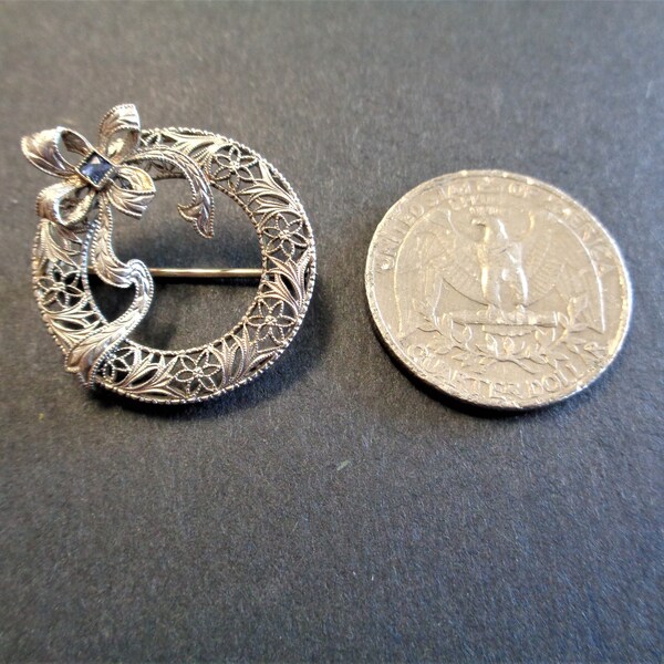 Art Deco Filigree 14Kt White Gold Wreath Bow Brooch Circle Pin image 2
