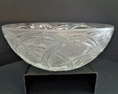 LALIQUE FRANCE Pinsons Finches Clear and Frosted Glass 9 1 4 Inch Bowl