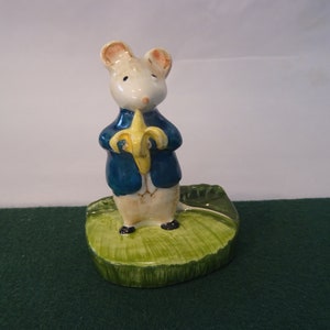 Kitty MacBride &quot;A Snack&quot; #2531 Beswick England Ceramic Mouse