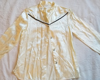 Camisa vintage estilo western de satén color crema, talla pequeña, años 70