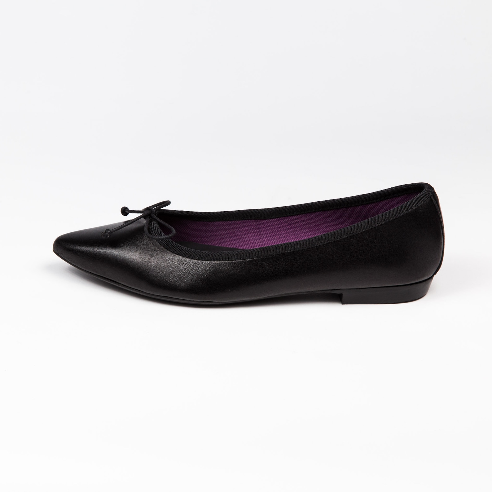 black ballet flats | pointed ballet flats | black flat shoes | black leather | women shoes | pointy flats | pointed black flats
