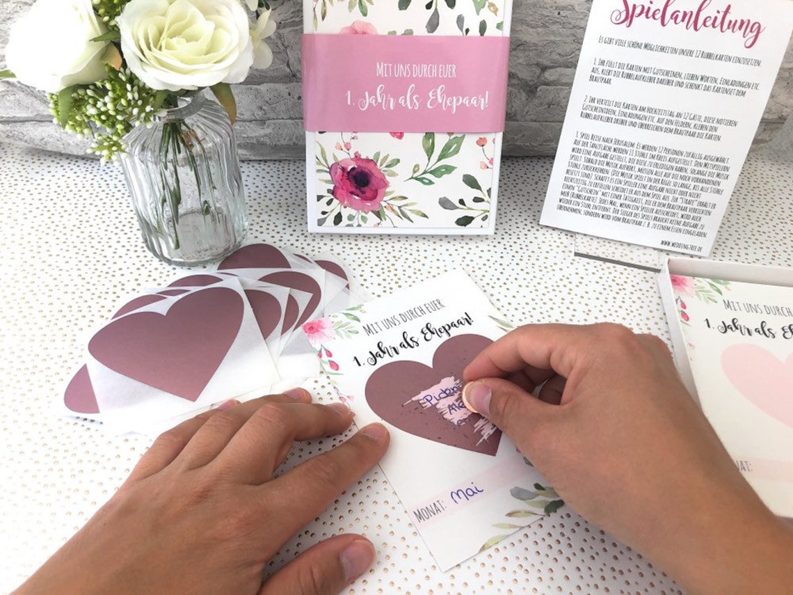 Mit Uns Durch Euer 1. Jahr Aufgaben Ideen Hochzeitsspiel Mit uns durch euer 1. Jahr - Etsy