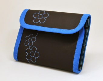 Brieftasche mit Blumenstickerei braun/blau