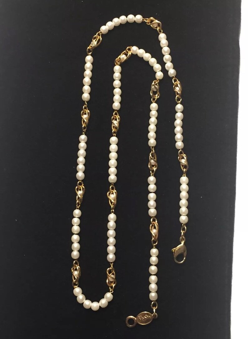Vintage NAPIER White Beaded Gold Tone Necklace 23.5\u201d
