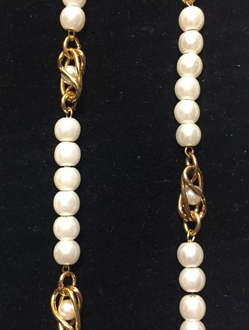Vintage NAPIER White Beaded Gold Tone Necklace 23.5\u201d