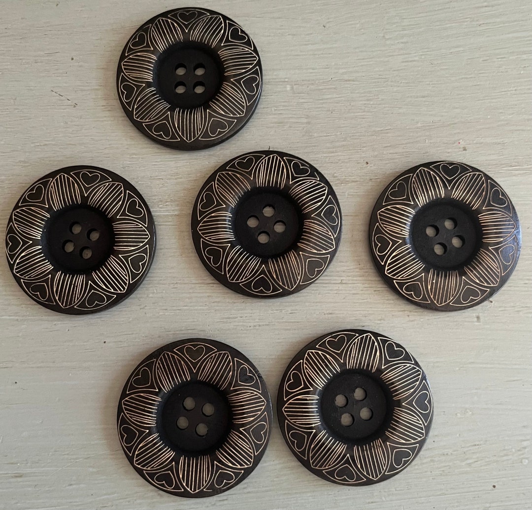 Black Scroll Buttons 3 Piece 40mm Heart Wood Buttons Minimalist Wooden ...