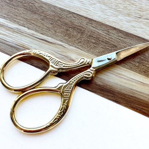 Golden Retro Scissors 3.5 inch Stainless Steel Scissor Craft Metal Scissors Thread Snippers Gift for Crafter Embroidery Cross Stitch