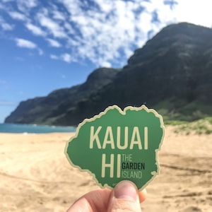 Kauai Vinyl Outline Island Sticker | Water Bottle Laptop Car | Die-cut Decal Gift Idea