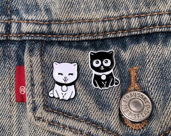 Cat pin set