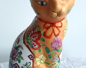 Antique Vintage Chinese porcelain hand painted cat with qianlong mark to the base.