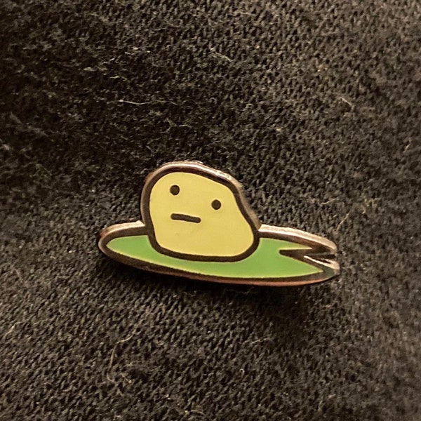 A frog?? very tiny pin