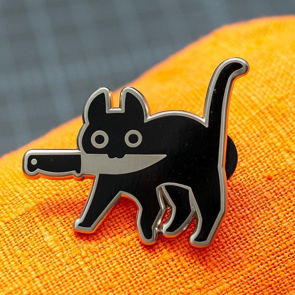 Schwarzer Knifecat Emaille Pin