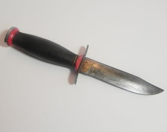 Vintage Schrade Hunting Knife With Red Spacers On Handle Grip