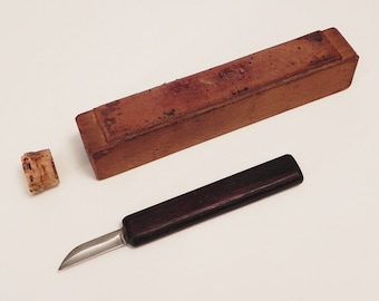 Knife in wooden box
