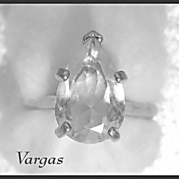 Vintage 14KT HGE Vargas Pear Cut Ring