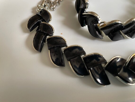 Vintage Lisner Thermoplastic Demiparure Necklace … - image 3