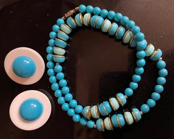 Vintage Turquoise Blue Plastic Necklace and Clip … - image 1