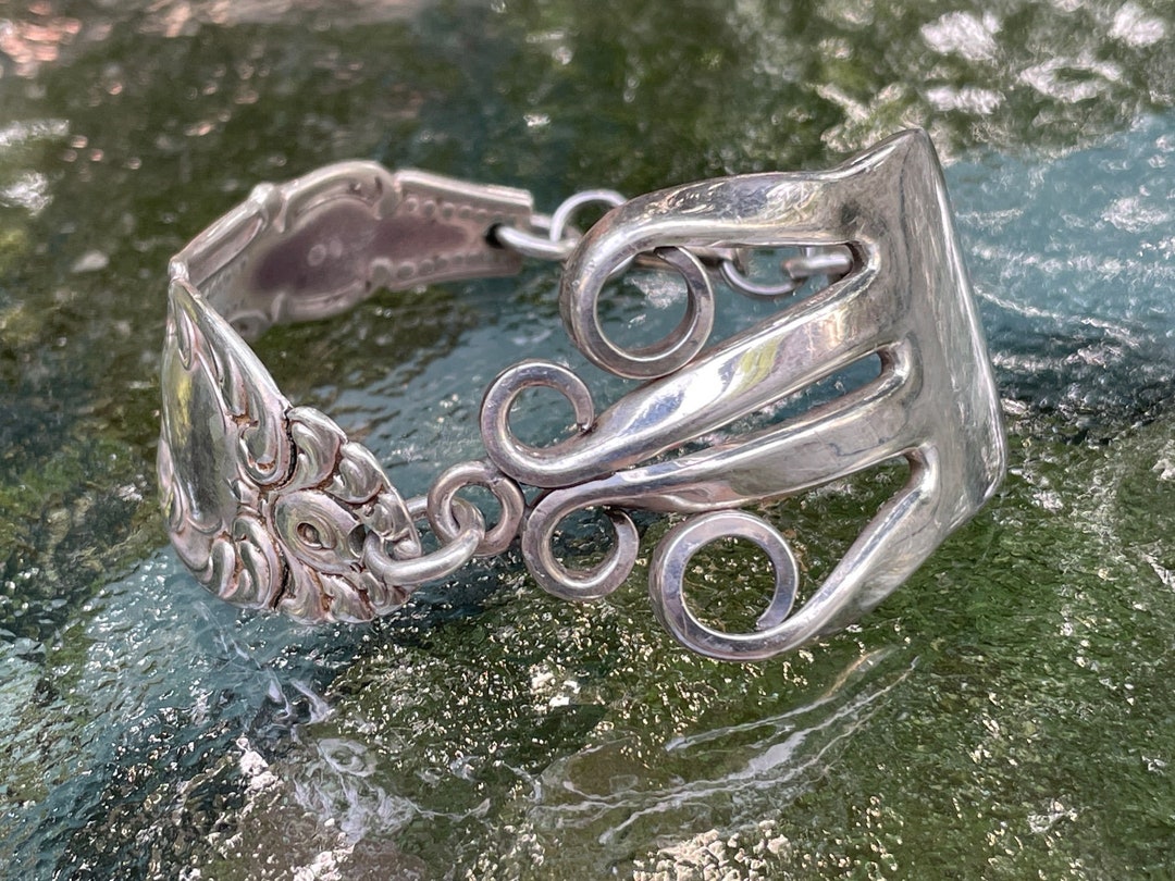 Bracelet Vintage San Marino - Plaqué Argent, Fausse Pièce, Élégance Rétro