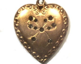 Collier Pendentif Vintage - Verre Gravé Cœur Et Roses - 24 Cm - Très Bon état