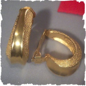 Vintage 1984 Clara Studios for Asymmetry Goldtone Clip Earrings, Fashion Jewelry