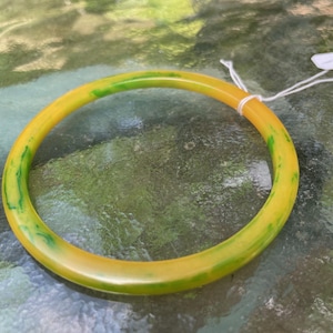 Green Yellow Marbled Bakelite Spacer Bangle Bracelet, Vintage Bakelite Jewelry