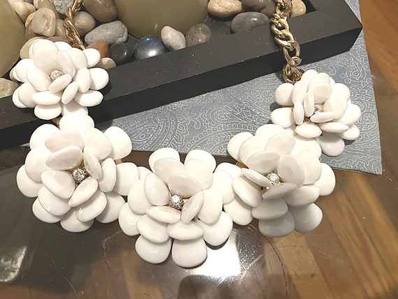 Dramatic Vintage J Crew White Flower Necklace Etsy