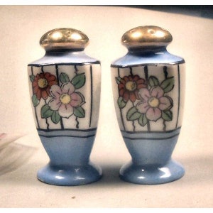 Vintage S&Ps, Japan Salt Pepper, Handpainted Salt and Pepper, Floral Salt Pepper Shakers, Salt SDSalt Pepper Shakers, Vintage Table Ware