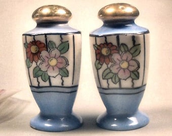 Vintage S&Ps, Japan Salt Pepper, Handpainted Salt and Pepper, Floral Salt Pepper Shakers, Salt SDSalt Pepper Shakers, Vintage Table Ware