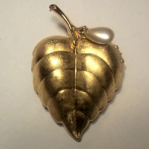 Vintage Avon Perfume Glace Locket Pin Brooch