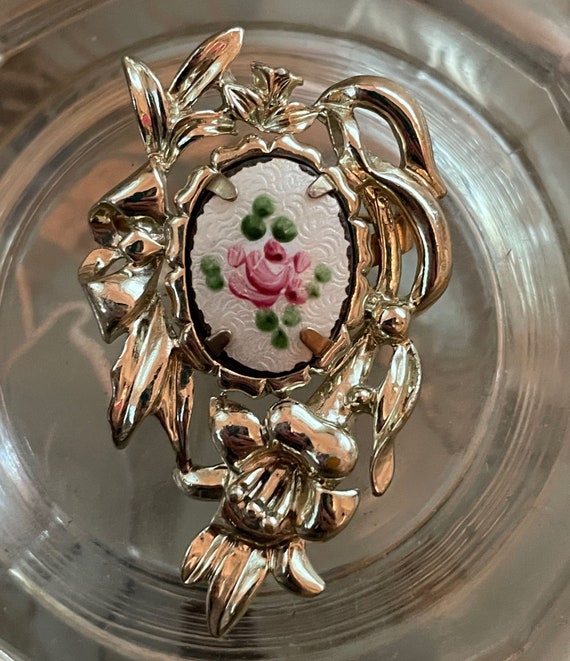 Vintage guilloche enamel rose - Gem