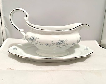 Johanna Haviland Blue Garland Gravy Boat, Dining and Serving Ware, Vintage Tableware and Tableware, Replacement Dishes