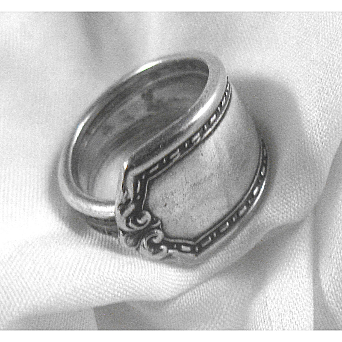 Vintage Oneida Spoon Ring, Madison Niagara Pattern, Size 9 Ring, Spoon Ring, Oneida Spoon Ring