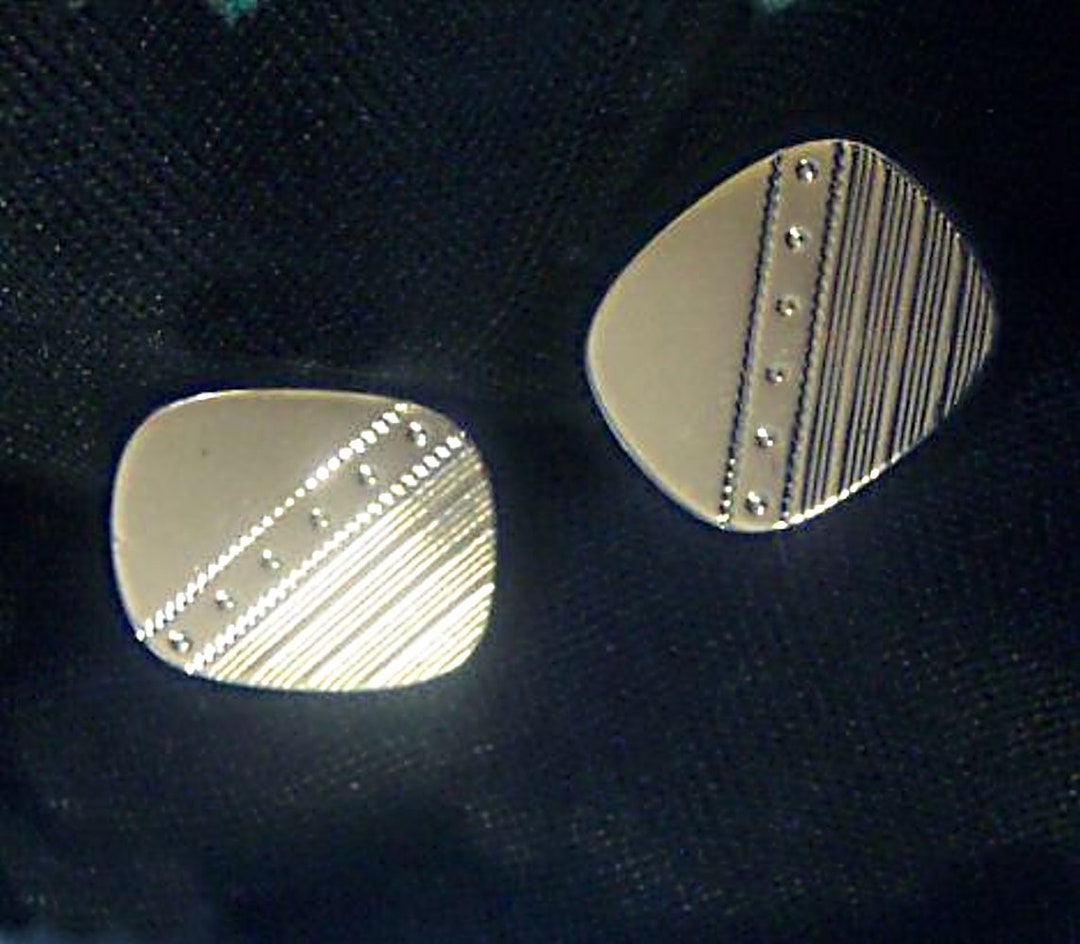 Boutons De Manchette Anciens En Argenté - Marque Shields, Référence 121916, Occasion