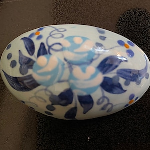 Vintage Dutch Style Glazed Ceramic Porcelain Brooch