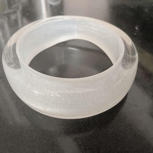 Clear Glitter Lucite Bangle Bracelet Asymmetrical, Lucite Jewelry, Vintage Costume Jewelry, Vintage Plastic Bracelet, Jewelry for Her, Gifts