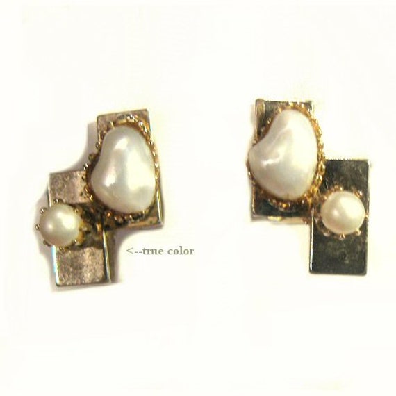 Modernist Style Faux Pearl Clip Earrings - image 1