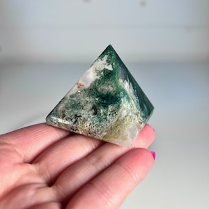 Moss Agate Pyramid (4)