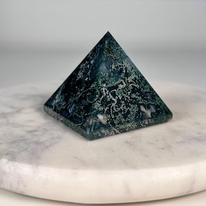 Moss Agate Pyramid (1)