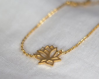 Lotus-Armband vergoldet Gold Lotusblume Orient Japan, Gold Seerose Blumenarmband minimalistisch Frau Geschenkidee originelles schickes Schmuckstück