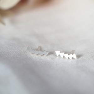 Versilberte Pfeilohrringe, schicke aufsteigende Pfeilchips, Schmuck, originelle, moderne Geschenkohrringe für Frauen, Fantasie