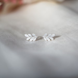 Flora earrings gold or silver plated laurel leaf chips women's gift minimalist chic timeless original trendy jewelry image 3