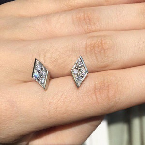 Kirsten earrings in solid 925 silver with zirconium studs, minimalist and timeless, gift for women, modern and chic jewelry, crystals, zirconia, diamonds