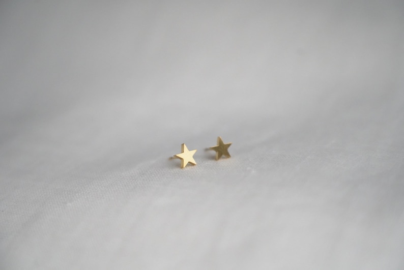 Star earrings gold and silver plated, trendy minimalist chips, fancy woman's gift, simple gold star stud jewelry image 2