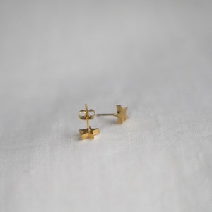 Star earrings gold and silver plated, trendy minimalist chips, fancy woman's gift, simple gold star stud jewelry image 4