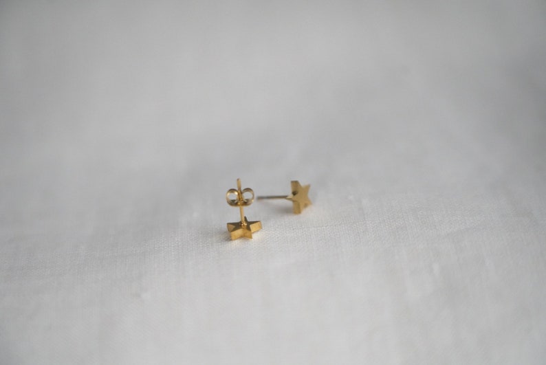 Star earrings gold and silver plated, trendy minimalist chips, fancy woman's gift, simple gold star stud jewelry image 4