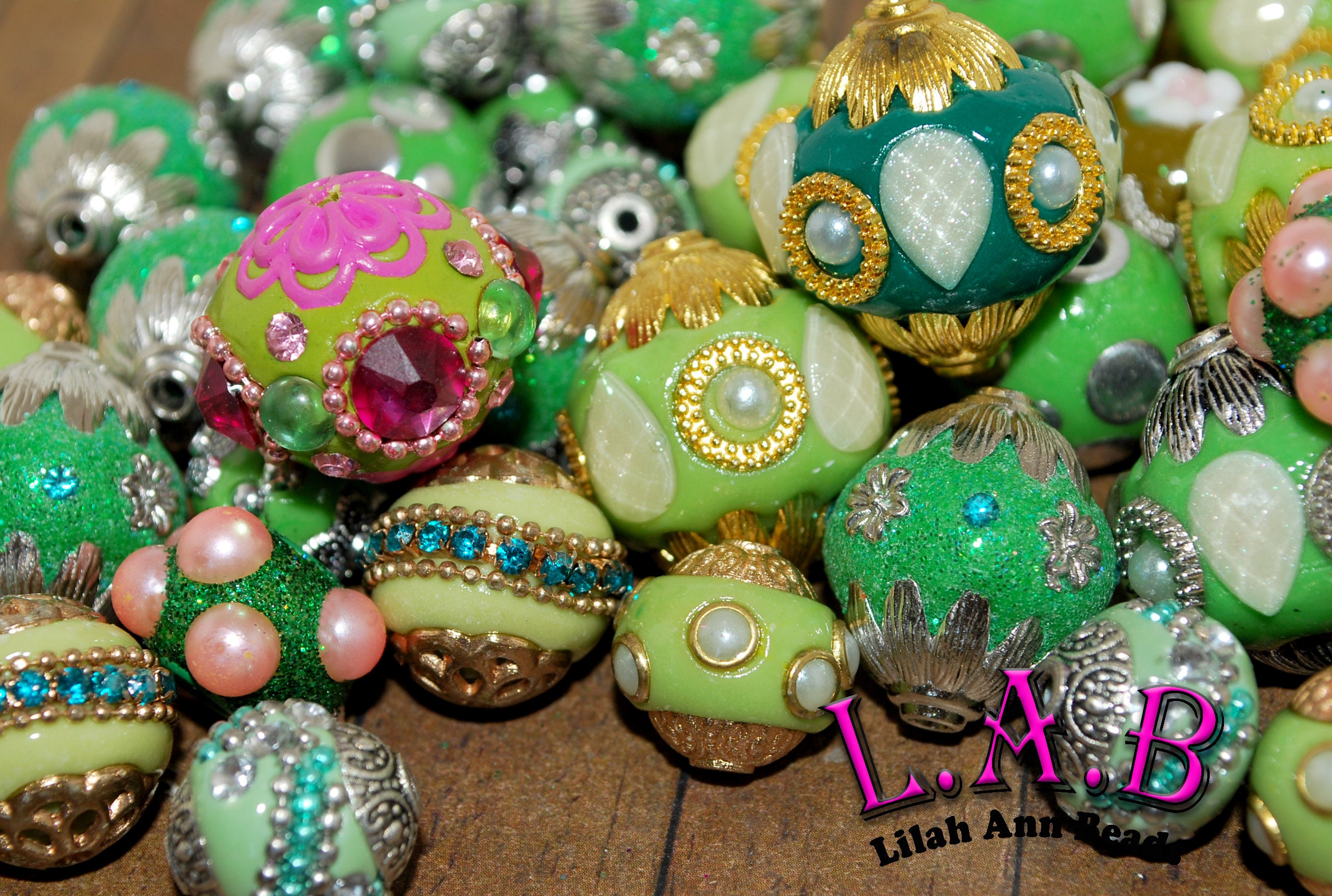 beads様 Carved Resin Beads appx 1lb in 2 Styles with Large Hole